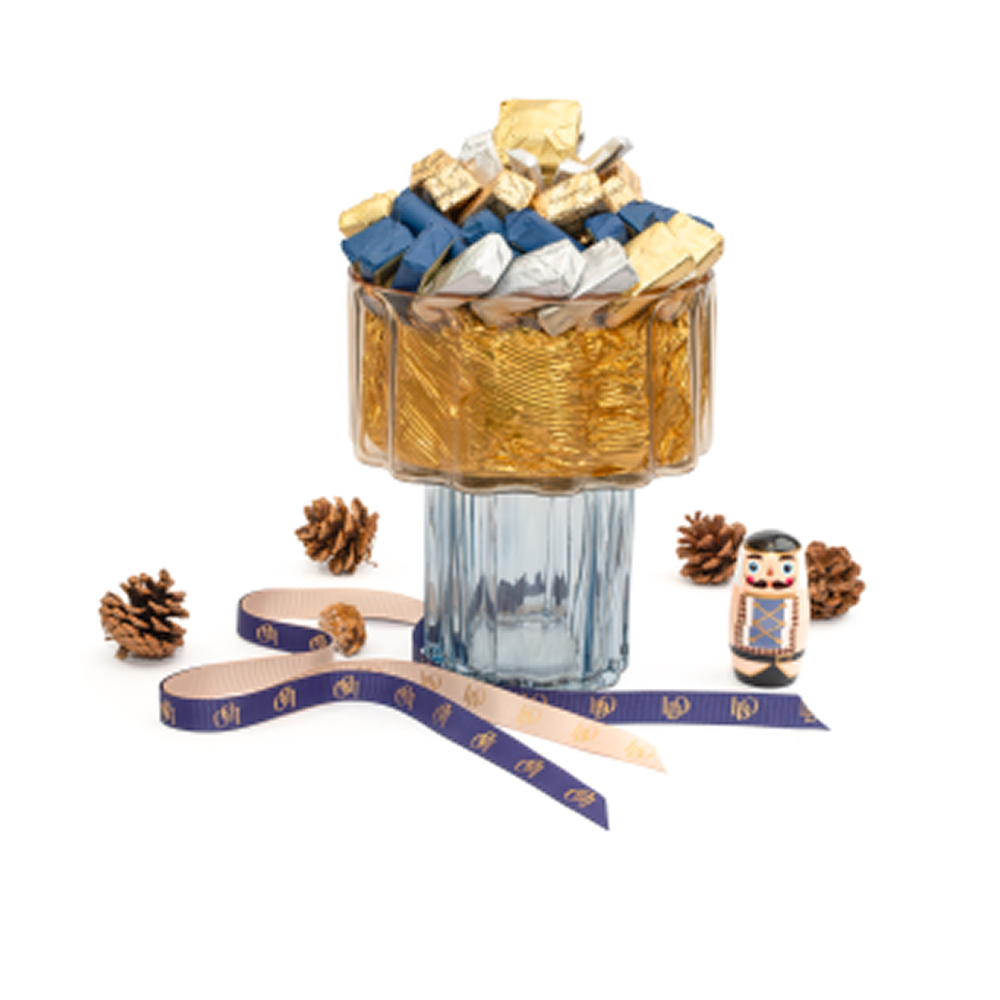 S0098 Coupelle ronde sur pied en verre fumé garnie de chocolat – Image 1